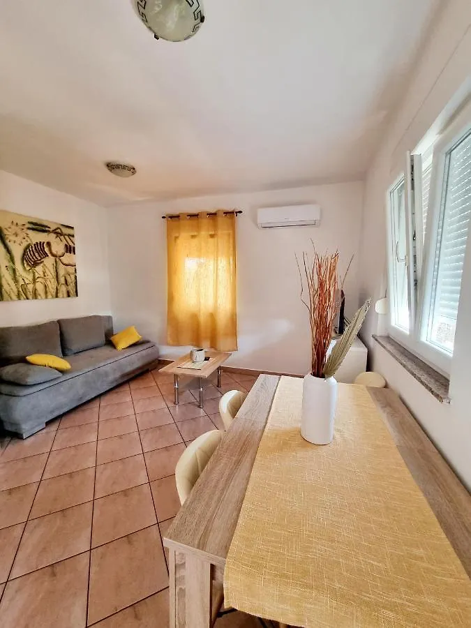 Apartments Ema Pula