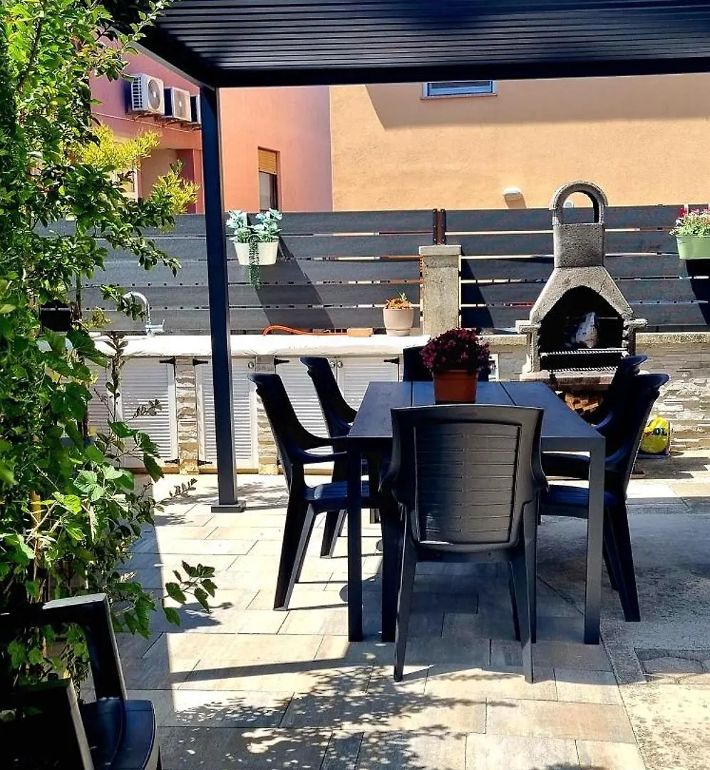 Apartments Ema Pula